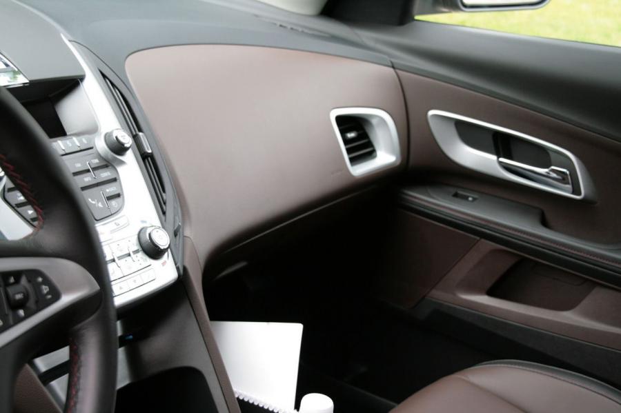  Chevrolet Equinox 2010 года  (фото 26 из 56)